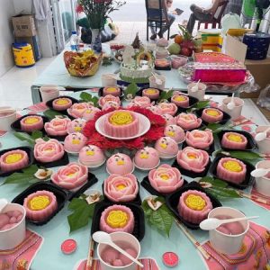 MÂM CÚNG THÔI NÔI